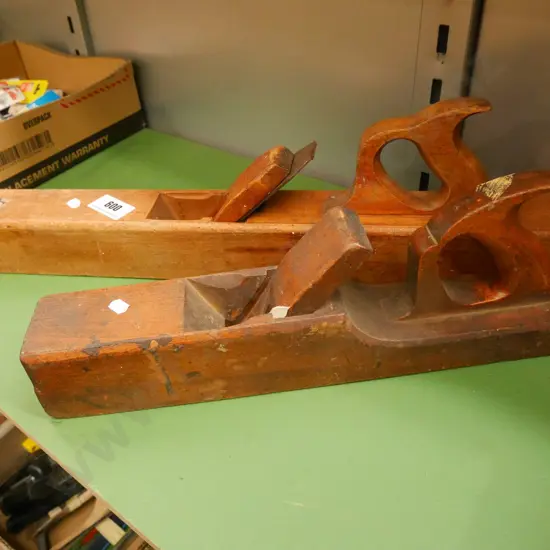 2 wooden hand planes