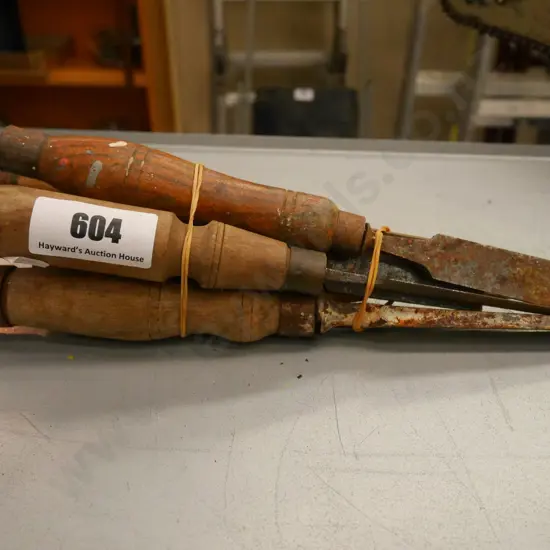 bundle of vintage chisels