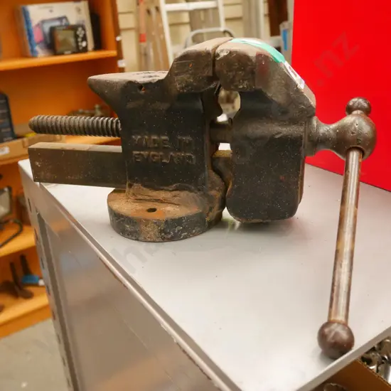 vintage 4" engineer's vice