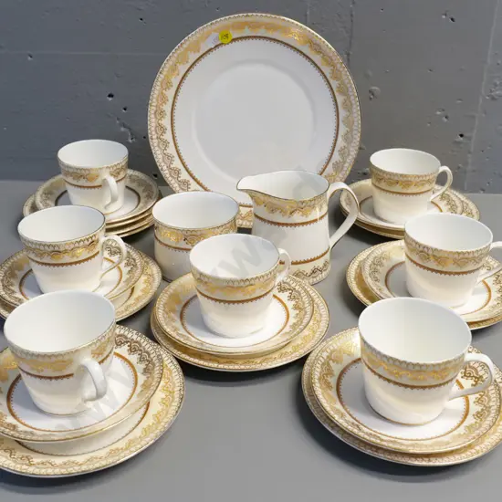 21-piece Elizabethan Swiss Cottage tea set plus an extra trio, spare saucer & plate