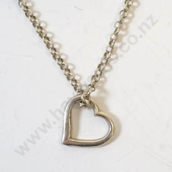 silver heart shaped necklace stamped 925