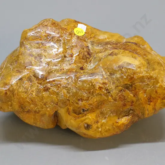 large piece of kauri gum - weight 2.1 kg, L-270 W-130 D-120