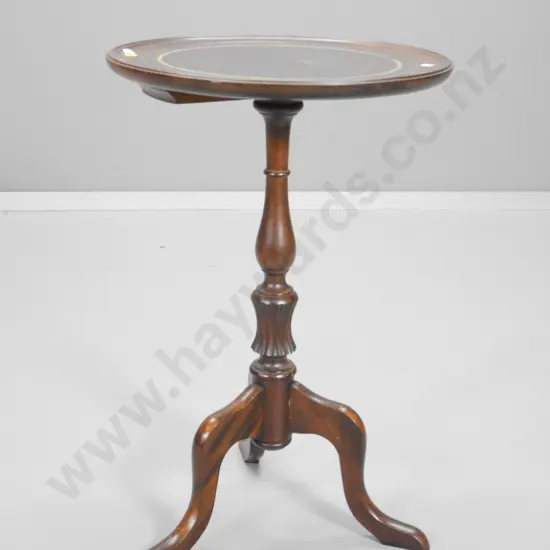 reproduction vinyl gold embossed wine table H-580