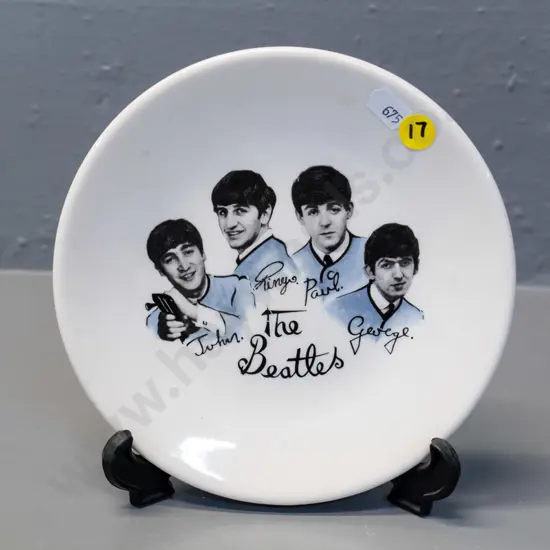 retro Beatles collector plate - no maker's marks or info - Diameter 180