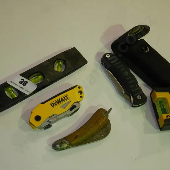pocket knives, multi tools, 2 small levels