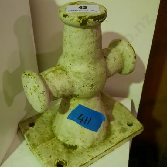 cast iron wharf hitch H-280