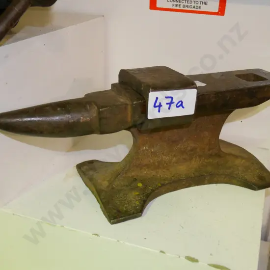 small anvil H-120 W-320