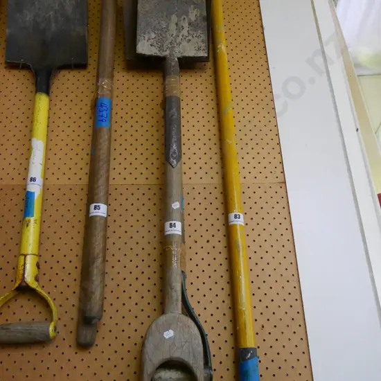 wide mouth shovel, garden spade