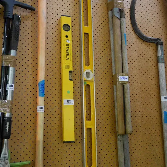 2 builder's levels -green dots