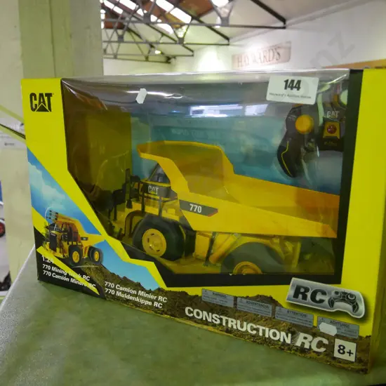 1:24 scale model of Cat mining truck