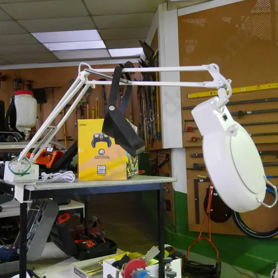 illuminated anglepoise magnifying glass, head band magnifier