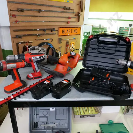 3x Black & Decker battery drills, hedge trimmers, 4 batteries, 1 charger