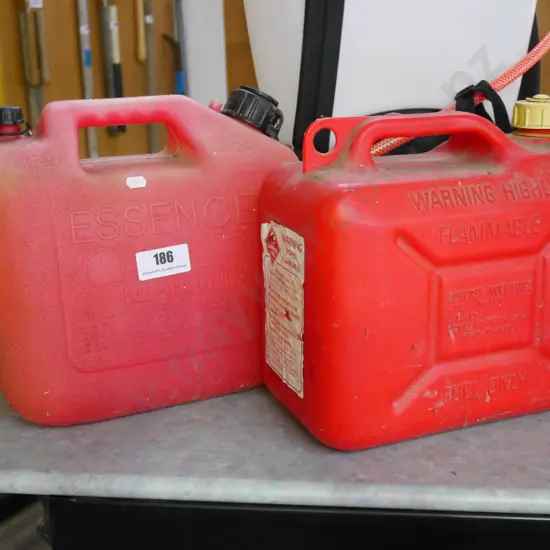 2 plastic 10L petrol containers