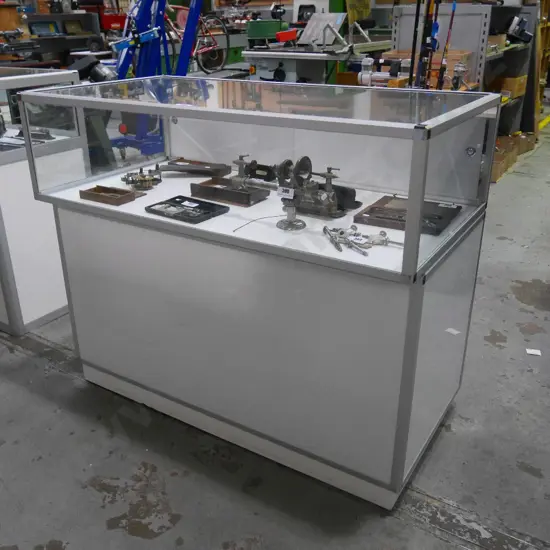 jeweller's display case H-1010 W-1200 D-650 (lockable)