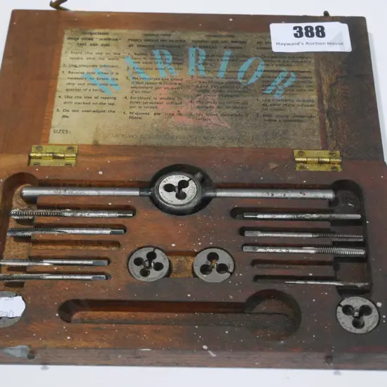 small cased tap and die set