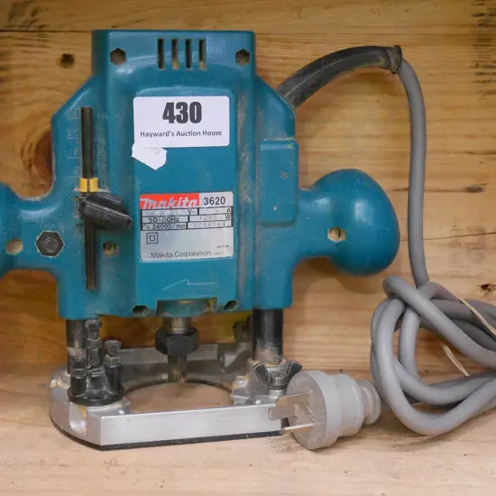 Makita plunge router