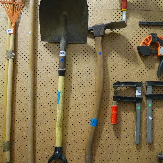 short handled shovel, grubber - blue dots