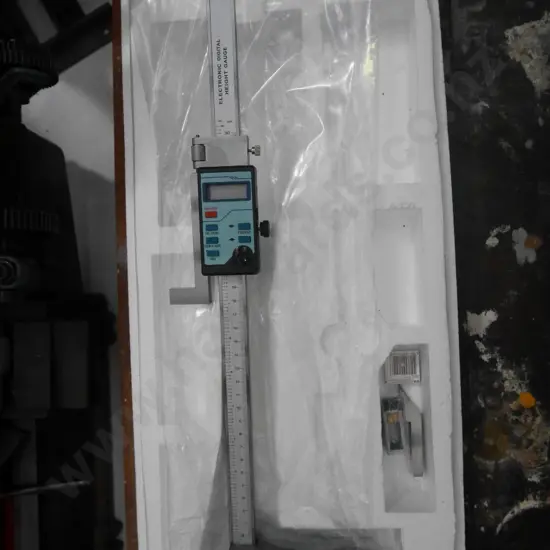 as-new digital height gauge