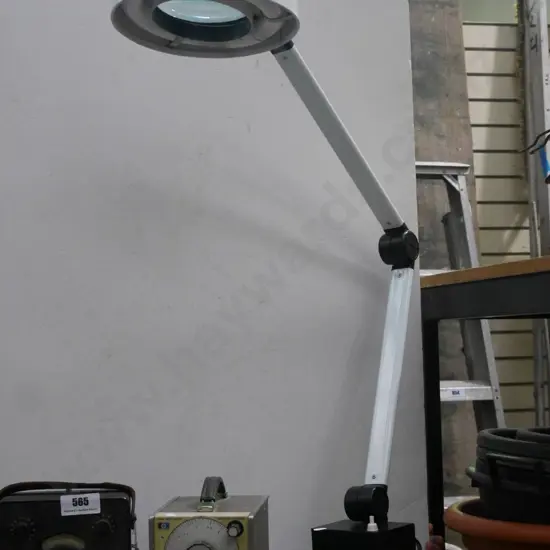 illuminated anglepoise magnifying glass