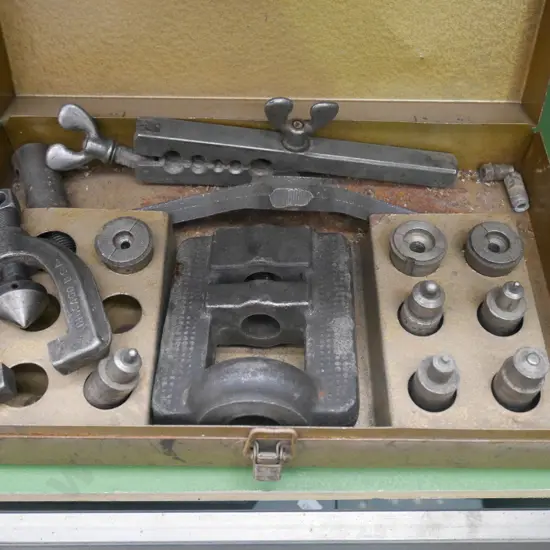 flaring tool for thin wall tubing