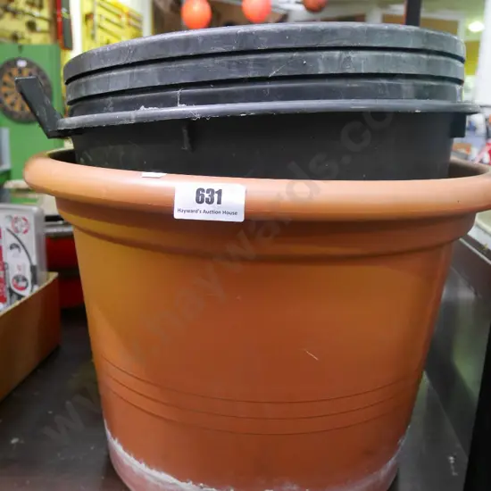 plastic garden planters