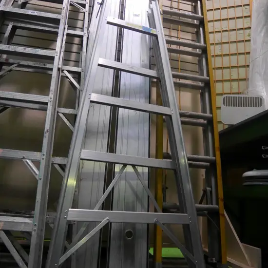 2 aluminium scaffold planks, 1 aluminium A frame - yellow dots