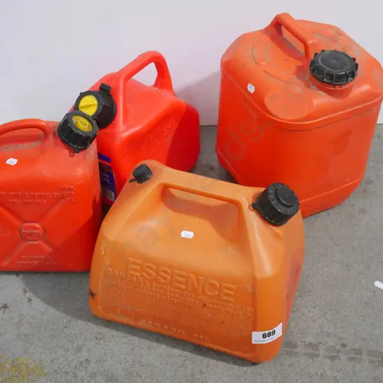 4 plastic petrol containers