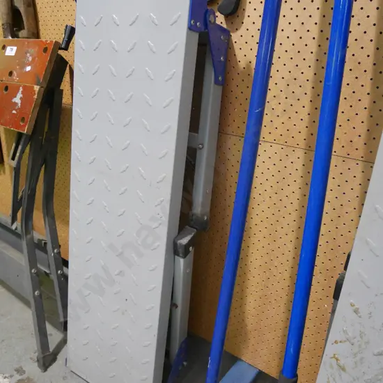 fold out metal stand - some rust