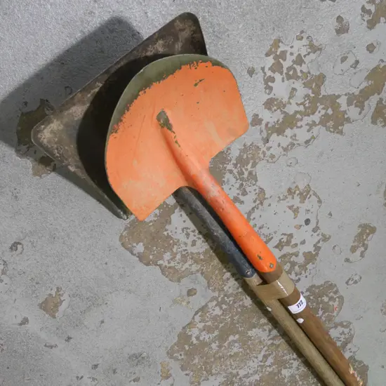 wide mouth shovel, 1 other shovel