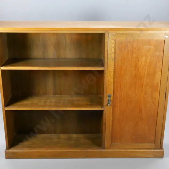 deco oak bookcase / cupboard, single door with drop handle, lock with key H1080 W1330 D300