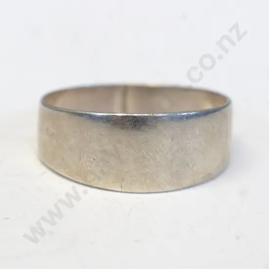 silver ring stamped 925