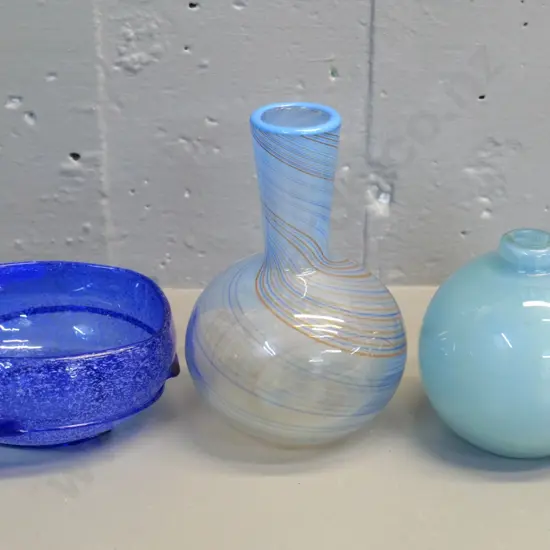 3 pieces art glass - opalescent narrow-neck vase H-160, ball vase, and blue bowl
