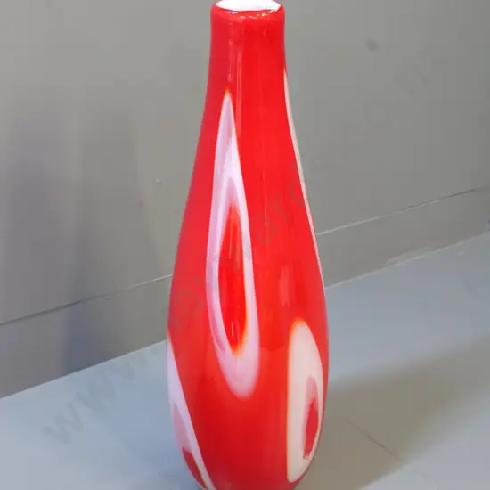 heavy red and white art glass vase H-490