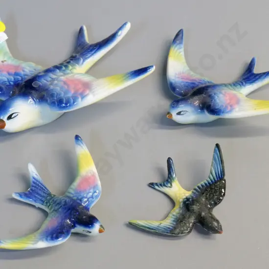 graduated set of 3 flying wall swallows & one in different colour scheme - no maker's marks, largest is L-170 H-190
