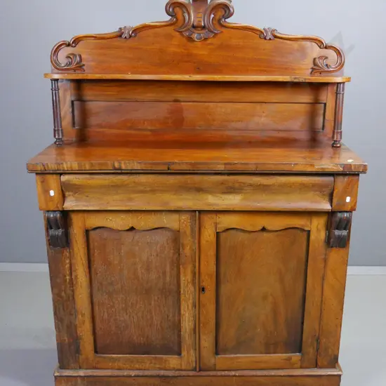 Victorian walnut chiffonier with carved detail, 2 doors, damage to top & veneer, polish needs work H1430 W1070 D400