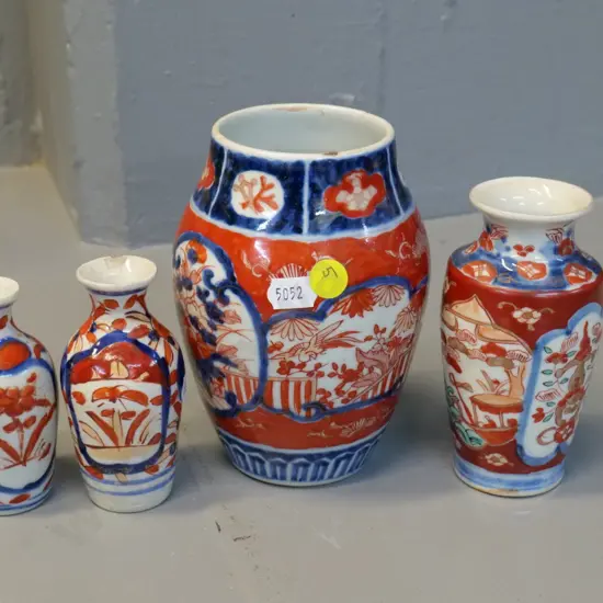vintage Japanese Imari porcelain: 4 small vases - one with chip, largest one with repair H-140