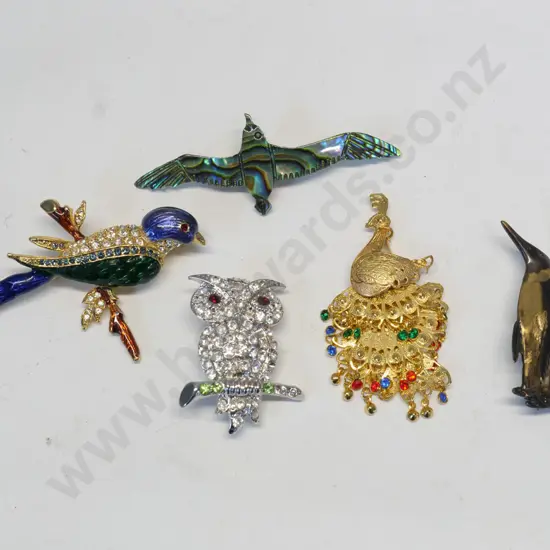 5 assted costume bird brooches