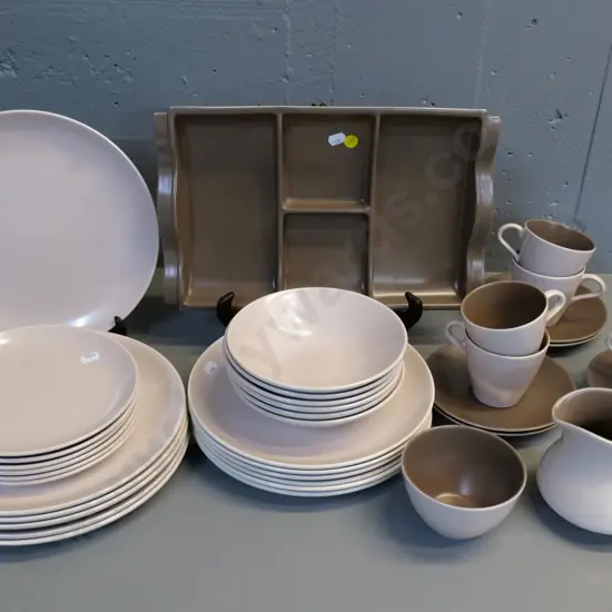 Poole 2-tone 6-place dinner set - chip to one saucer