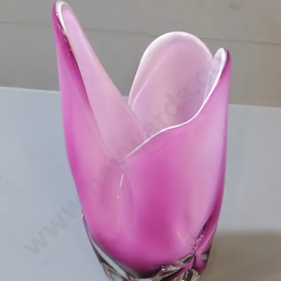 pink and white-lined art glass vase H-300