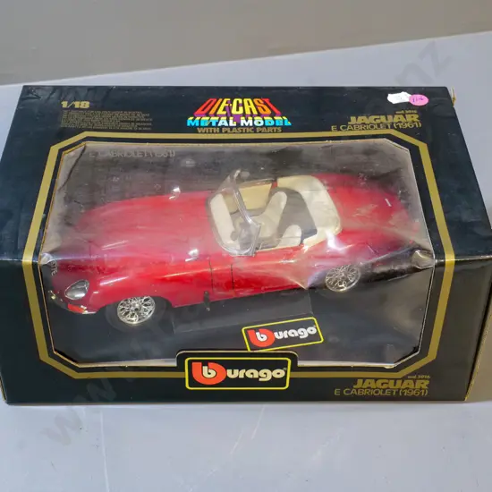 Burago 1:18 scale 1961 Jaguar in original box