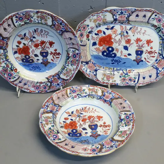 3 pieces early Masons Imari porcelain: 2 plates D-250 and an ashett has crack, L-320 W-240