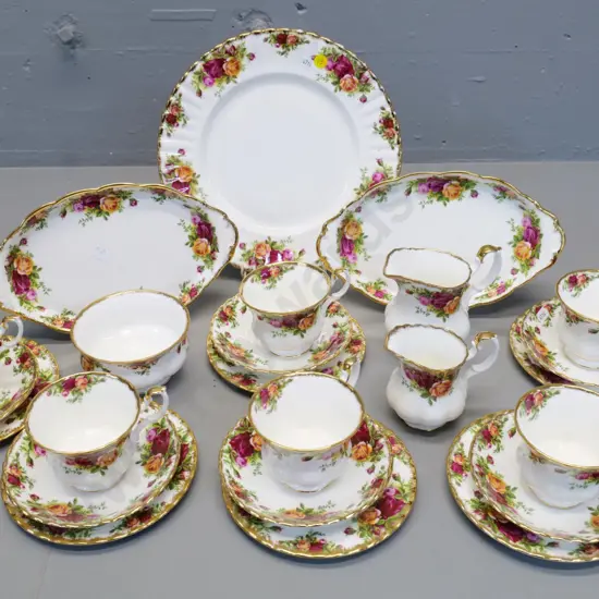 Royal Albert Old Country Roses 21-piece tea set plus 2 biscuit plates and extra jug