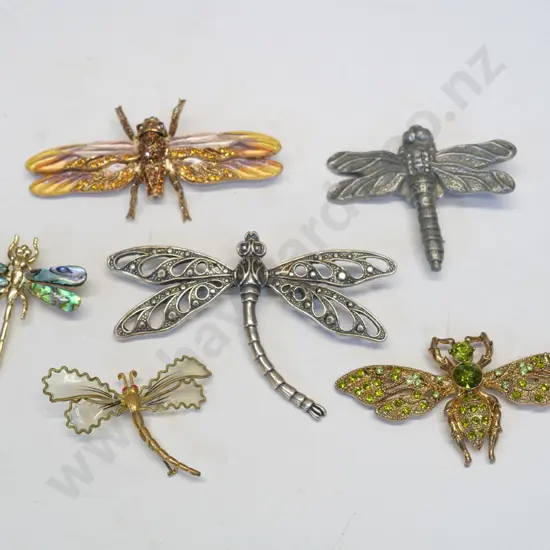 6 asstd costume dragonfly brooches