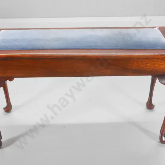 cab-leg double width piano bench with lift-up storage top, blue velvet upholstery H-540 W-910 D-330