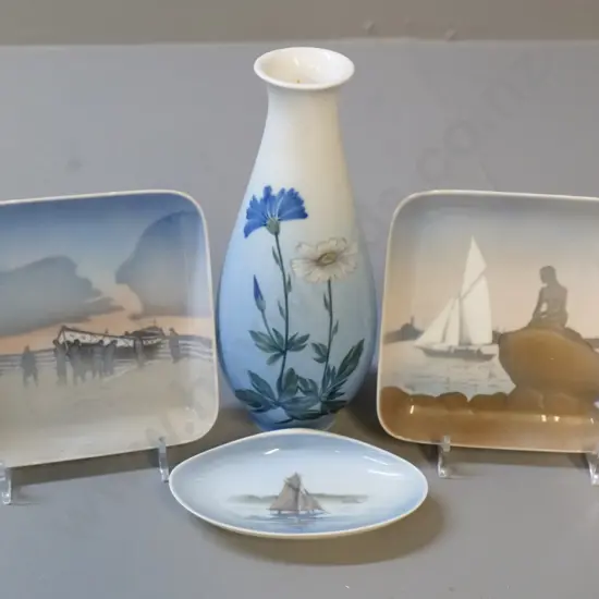Danish Copenhagen china - Royal Copenhagen vase H190 & small pin dish, and 2 Byng & Grondahl small square dishes
