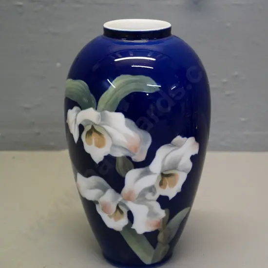 Royal Copenhagen cobalt blue orchid pattern vase - number on base1886 47C. H-180 D-110