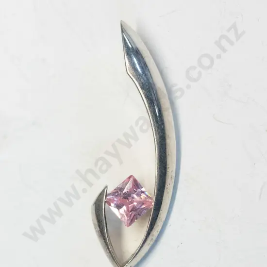 silver pendant with pink stone no chain stamped 925