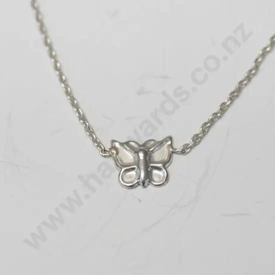 fine silver bracelet with small butterfly stamped 925