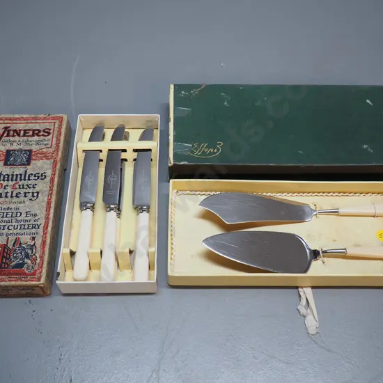 boxed set of 6 bone handled bread & butter knives and pair of servers