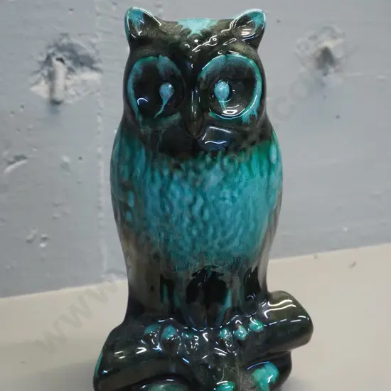 Blue Mountain pottery owl figure H-250